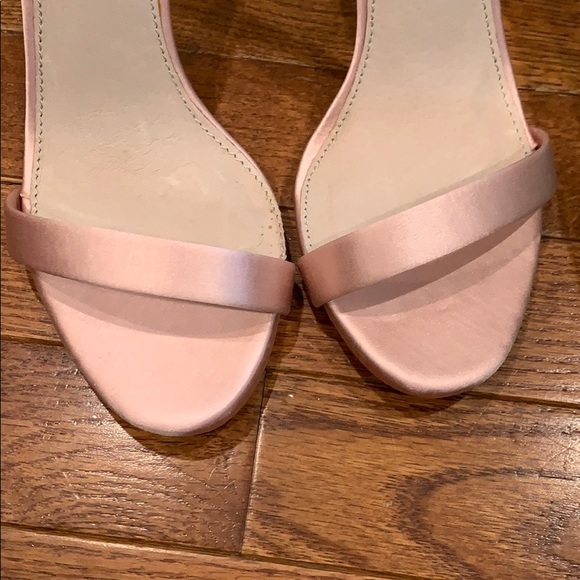 Betsy Johnson Pink Satin Sandals size 7.5 - Picture 5 of 7